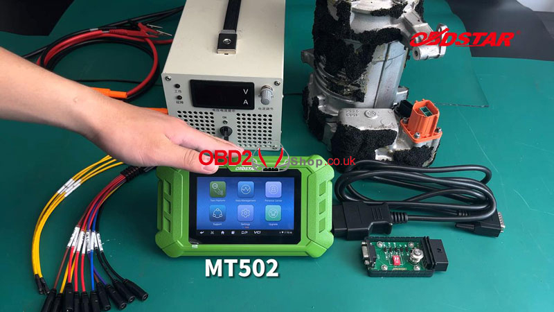 obdstar-mt502-test-tesla-model-y-compressor-by-bench-(1)
