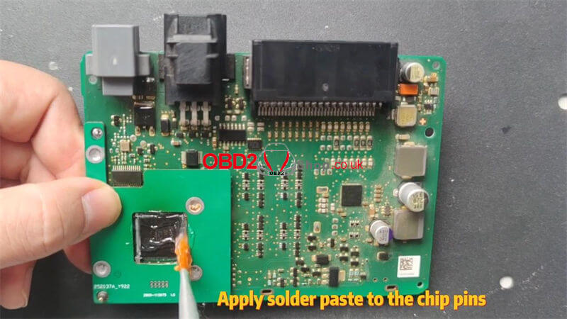replace-yanhua-kvm-spc56b-chip-for-jlr-2