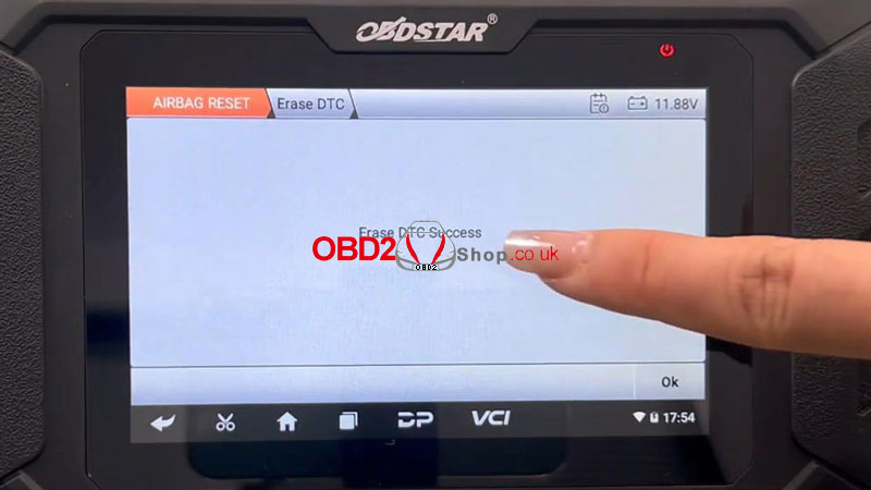 obdstar-p50-reset-toyota-89170-78150-airbag-on-bench-(12)