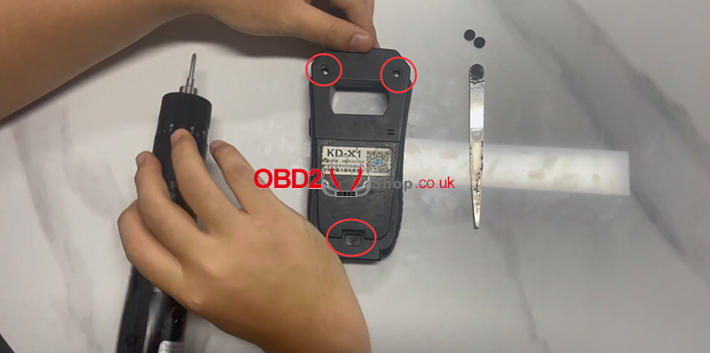 keydiy-kd-x2-lcd-replacement-tutorial-1