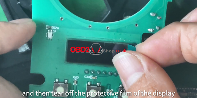 keydiy-kd-x2-lcd-replacement-tutorial-11