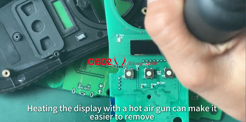 keydiy-kd-x2-lcd-replacement-tutorial-9