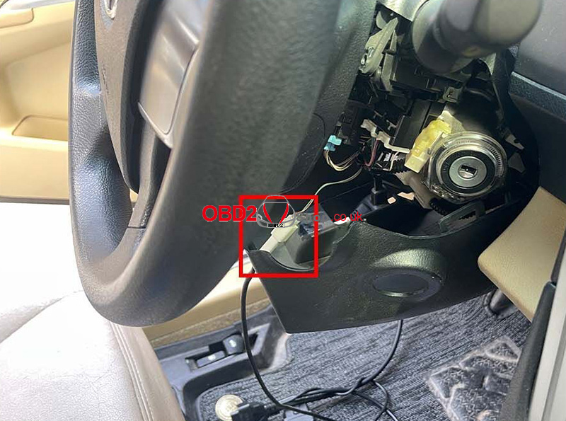 using-the-keydiy-toyota-8a-all-lost-key-adapter-4