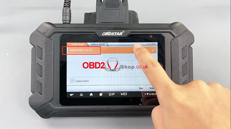 erase-crash-fault-codes-on-the-hongqi-airbag-ecu-2