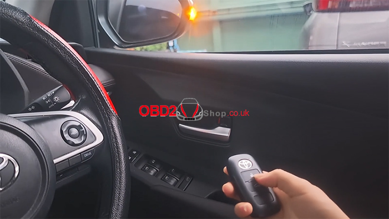 lonsdor-k518-pro-add-a-2023-toyota-yaris-key-6