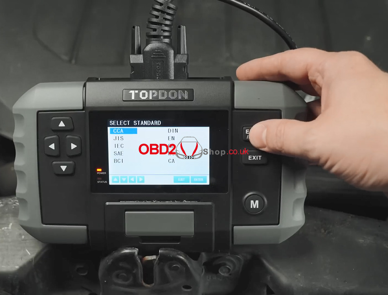 how-to-use-the-topdon-bt600-battery-tester-3
