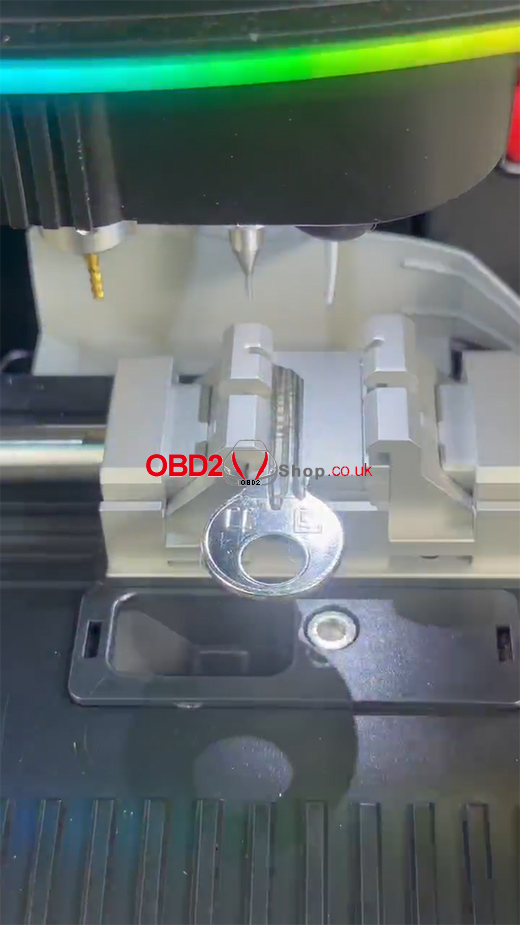 how-to-cut-a-yale-key-by-bittings-with-2m2-tank-8